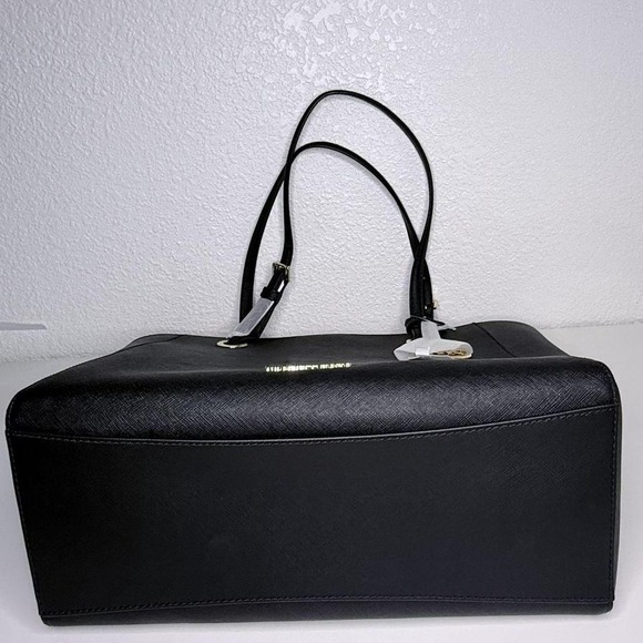 Michael Kors Jet Set Large Black Saffiano Leather Tote Bag Gold Hardware NWT - Picture 4 of 5